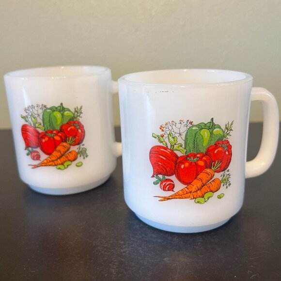 Set of 2 Vtg GLASBAKE White Milk Glass Mugs ~ Vegetable Garden Harvest  ~ 1960s - Picture 1 of 13